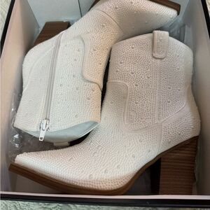 MIA White Ankle Boots with Western Stitching and Stacked Heel